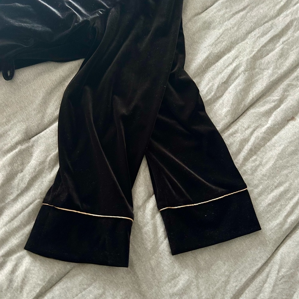 Soma Black Velvet and Gold Satin Robe - Picture 3 of 5
